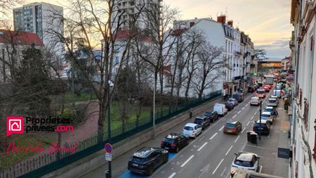 Location Appartement 4 pièces 84m² ROANNE 42300 - Photo 3