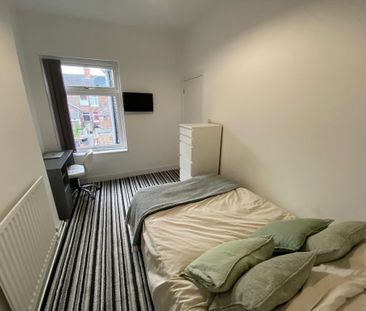 1 bedroom in a house share to rent - Photo 6