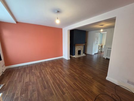 3 Bed Terraced House, North Clifden Lane, M7 - Photo 5