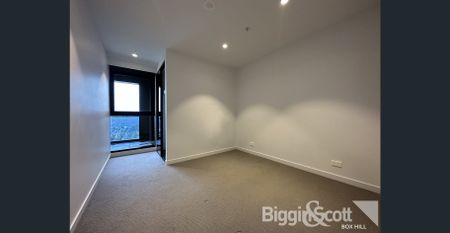 Spacious & Modern Living in The Heart of Box Hill! - Photo 3