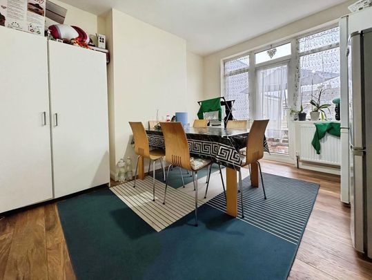 3 bedroom terraced house to rent - Photo 1