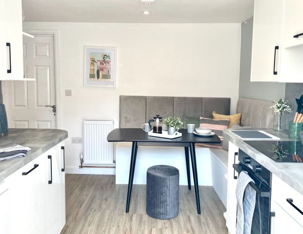 Mason Street Room 2 - Photo 1