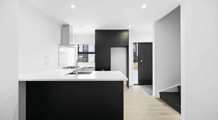 Brand New Home in a Quiet Chartwell Street - Photo 3