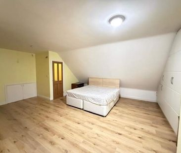 Room in a Shared House, Gyllyngdune Gardens, IG3 - Photo 2