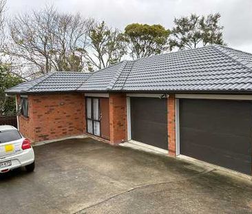 Get away from townhouses with this single level beauty! - Photo 2