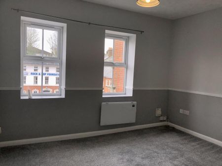 2 bedroom flat to rent - Photo 5