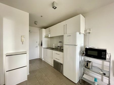 One Bedroom Apartment With Balcony - Photo 2