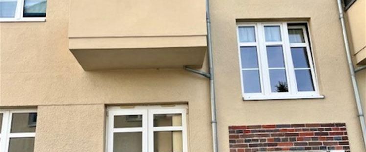 Gemütliche 2-Raum-Wohnung mit überdachtem Balkon im Erdgeschoss - Photo 1