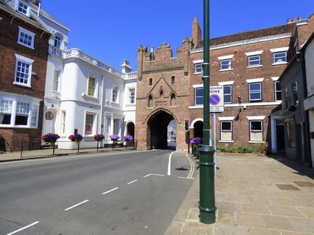 St Marys Manor North Bar Within , Beverley, East Yorkshire, HU17 8DE - Photo 5