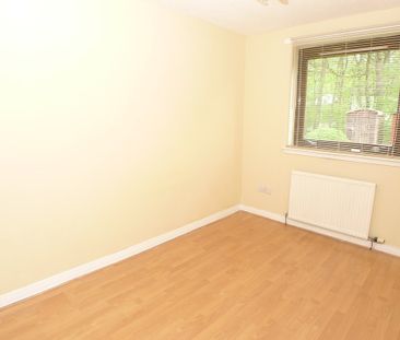 Property to let in Kirkcaldy - Photo 2