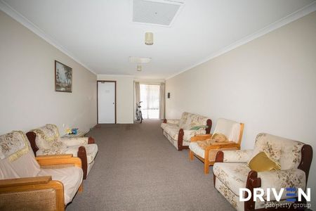 OVER 40'S COMPLEX - Photo 4