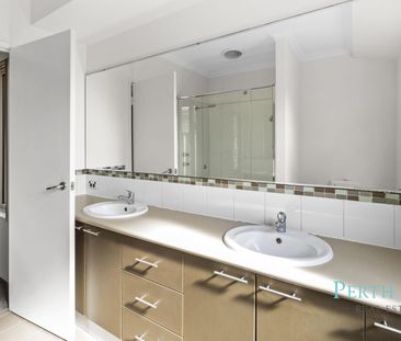 Comfort & Low-Maintenance Living in East Cannington - Photo 6