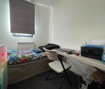2 Bed Flat, Mede House, SO15 - Photo 2