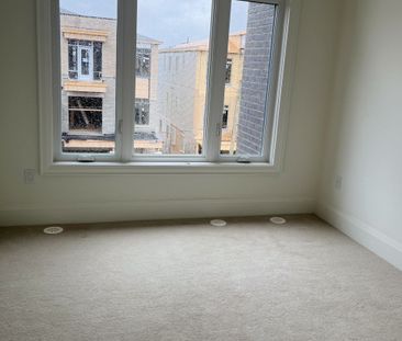 For Lease - 3322 Azam Way, Oakville, Ontario - Photo 4