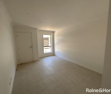 3 Bedroom Home In Blakeview! - Photo 2