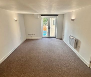 Kingston Road, Taunton - Photo 1