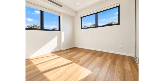 LUXURY 3-BEDROOM APARTMENT FOR RENT - Photo 2