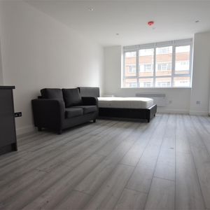 Charles Street - Photo 2