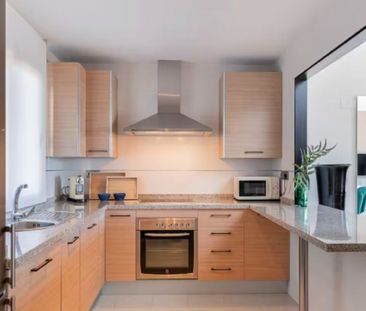 2 Bedroom Apartment For Rent in New Golden Mile, Málaga - Photo 2
