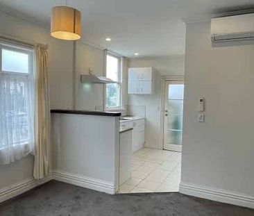 Character 3Br in great location - Photo 1