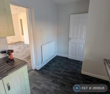 2 bedroom terraced house to rent - Photo 4