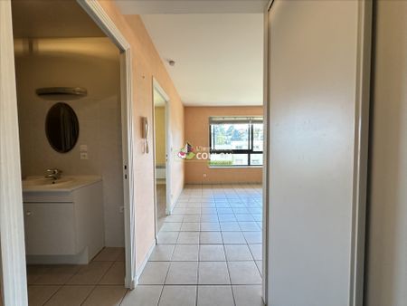 Location Appartement 2 pièces 42m² - Photo 4