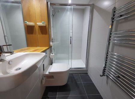 2 Bed Flat, Barking Road, E16 - Photo 5