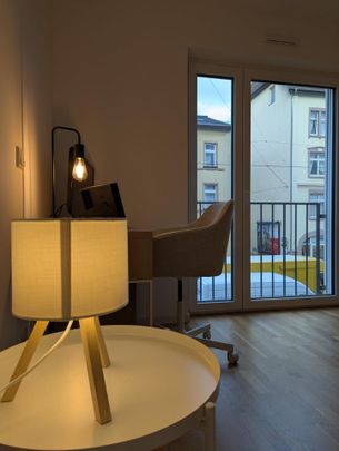 Möblierte 5 Zimmer Wohnung mit 2 Bädern und vollständiger Küche - Photo 1