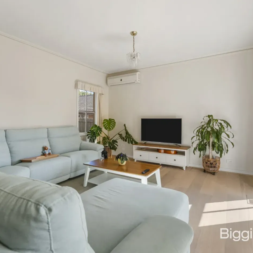 Light-Filled 2-Bedroom Home in Prime Burwood Location - Photo 1
