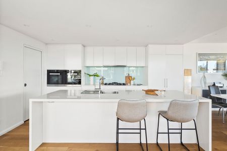 Luxury Beach Side Living - Photo 3