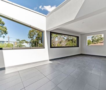 CONTEMPORARY DUPLEX IN PRIME LOCATION - Photo 4