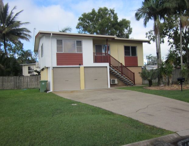 GREAT FAMILY HOME WITH AIR CON - Photo 1