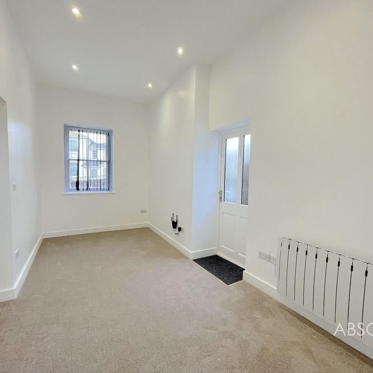 1 bedroom ground floor flat to rent - Photo 1