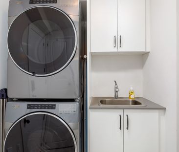 For Lease - 2544 Littlefield Crescent, Oakville, Ontario - Photo 2