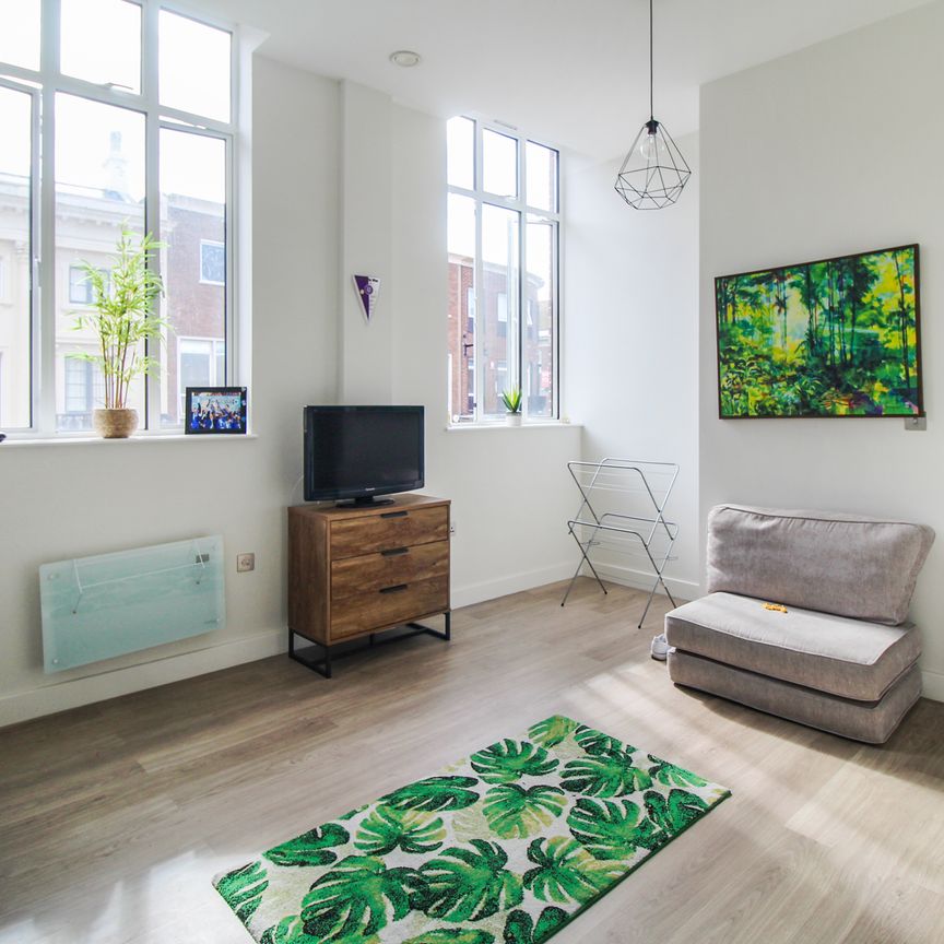 2 bedroom apartment to rent Silver Street, Bedford, Bedfordshire, MK40 - Photo 1