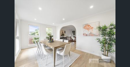Spacious Family Living in a Leafy Wheelers Hill Setting - Photo 4