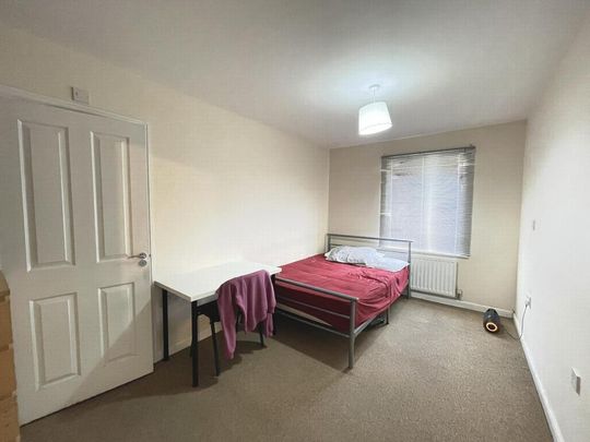 3 bedroom flat to rent - Photo 1