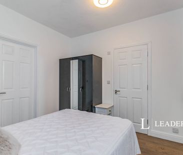 1 bedroom property to rent Burwood Road, Hersham, Walton-on-Thames,... - Photo 5