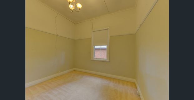 EAST TAMWORTH - Classic Three Bedroom Home for Lease - Photo 1