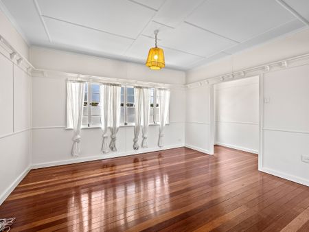 106 Woodend Rd, Woodend QLD 4305 - House For Rent | Domain - Photo 3