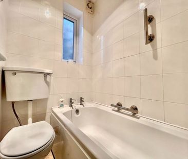 3 Bed Terraced House, Briardale Road, CH42 - Photo 5