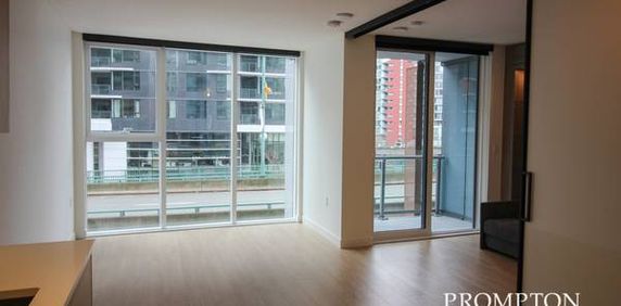 Modern 1 Bed, 1 Bath, Den, Parking, Downtown, Balcony & More! - Photo 2