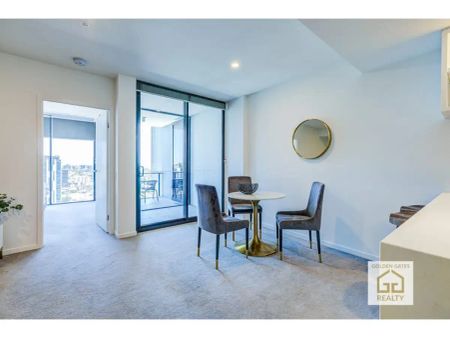 “Lux living and amazing city view” - Photo 2