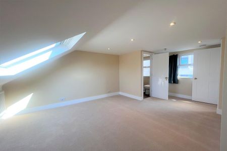 3 bedroom terraced house to rent - Photo 2