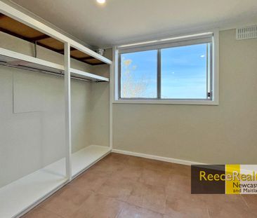 1-Bedroom Flat in prime position! *Water + Internet included!* - Photo 3