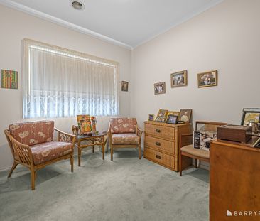 Spacious, Stylish & Low-Maintenance Living! - Photo 2