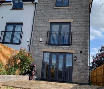 Oak Tree Close - Photo 2