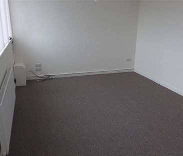3 bedroom apartment to rent - Photo 5