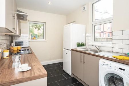 5 bedroom townhouse to rent - Photo 2