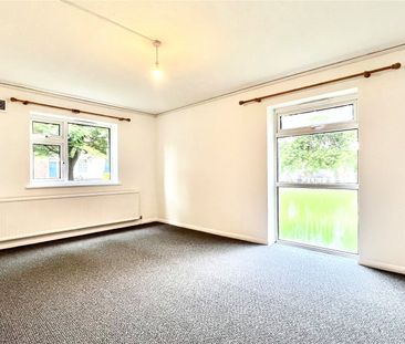 2 bedroom Flat in Allison Court, Reading - Photo 1